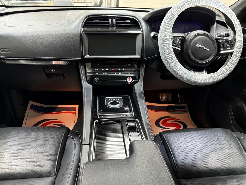 Jaguar F-Pace 2L Chequered Flag Grey #2