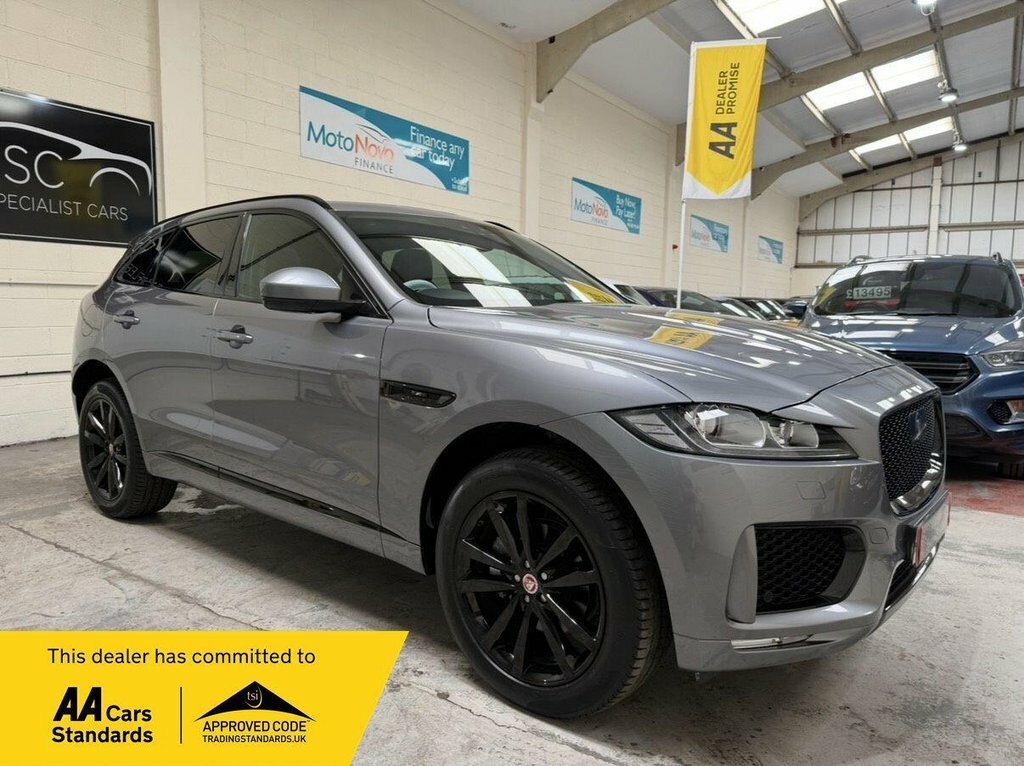 Jaguar F-Pace 2L Chequered Flag Grey