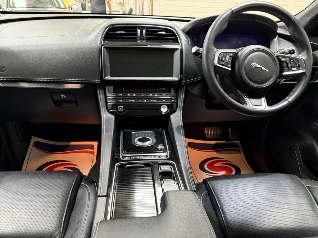 Jaguar F-Pace 2L Chequered Flag Grey #6
