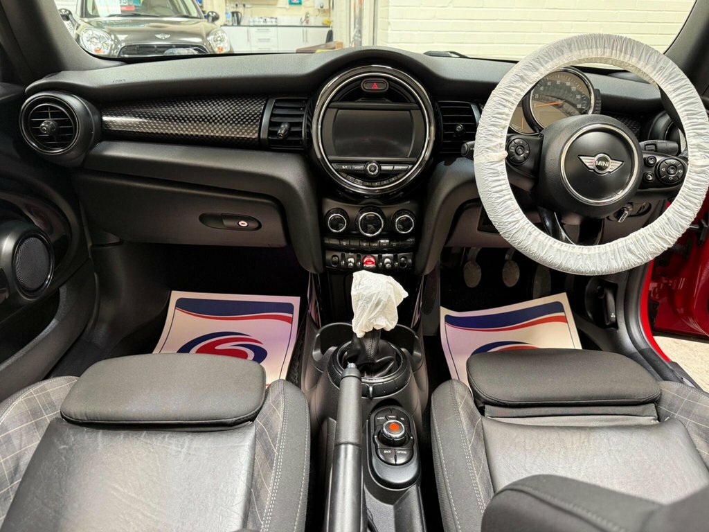 Mini Convertible 2L Cooper S Red #2