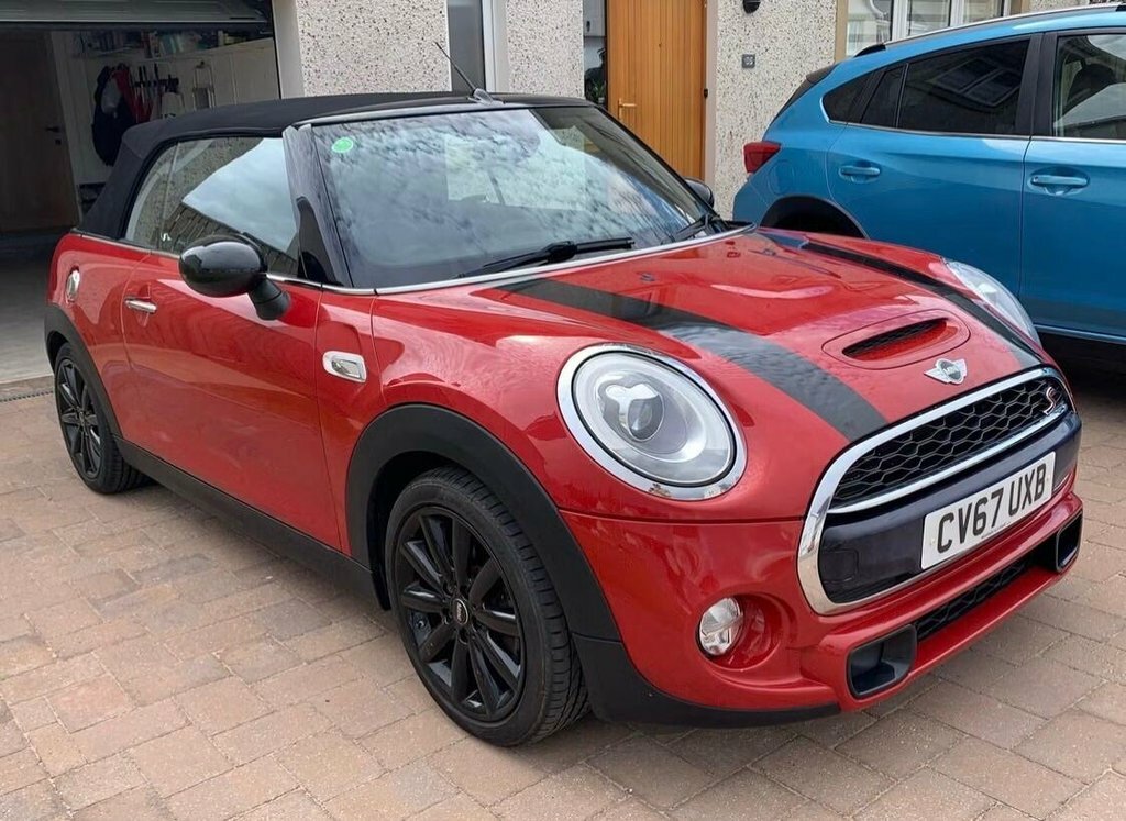 Mini Convertible 2L Cooper S Red