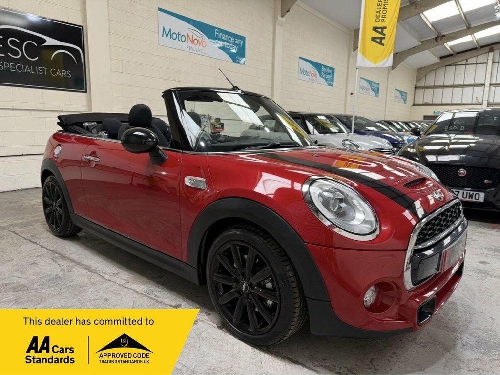 Mini Convertible 2L Cooper S Red