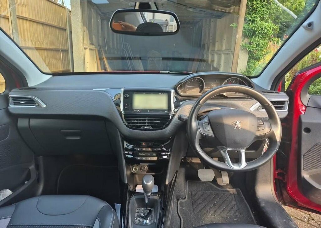 Peugeot 2008 1.2L Allure Premium Red #2