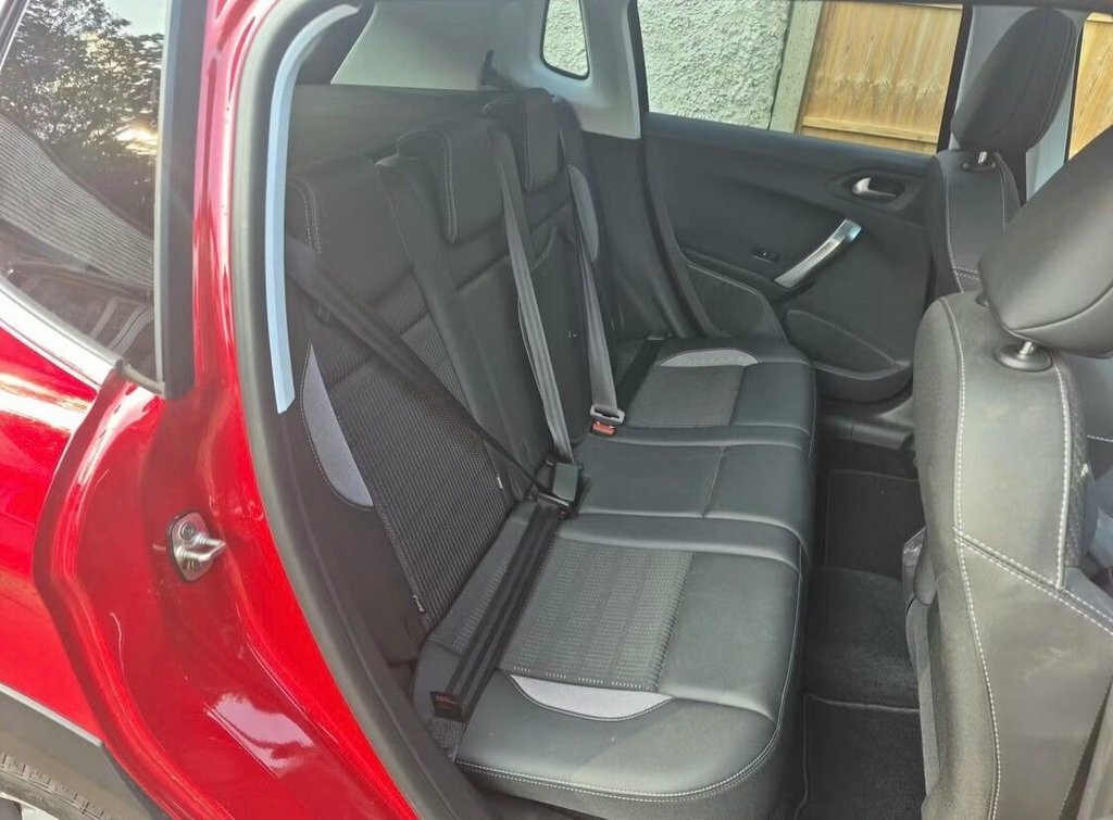 Peugeot 2008 1.2L Allure Premium Red #4