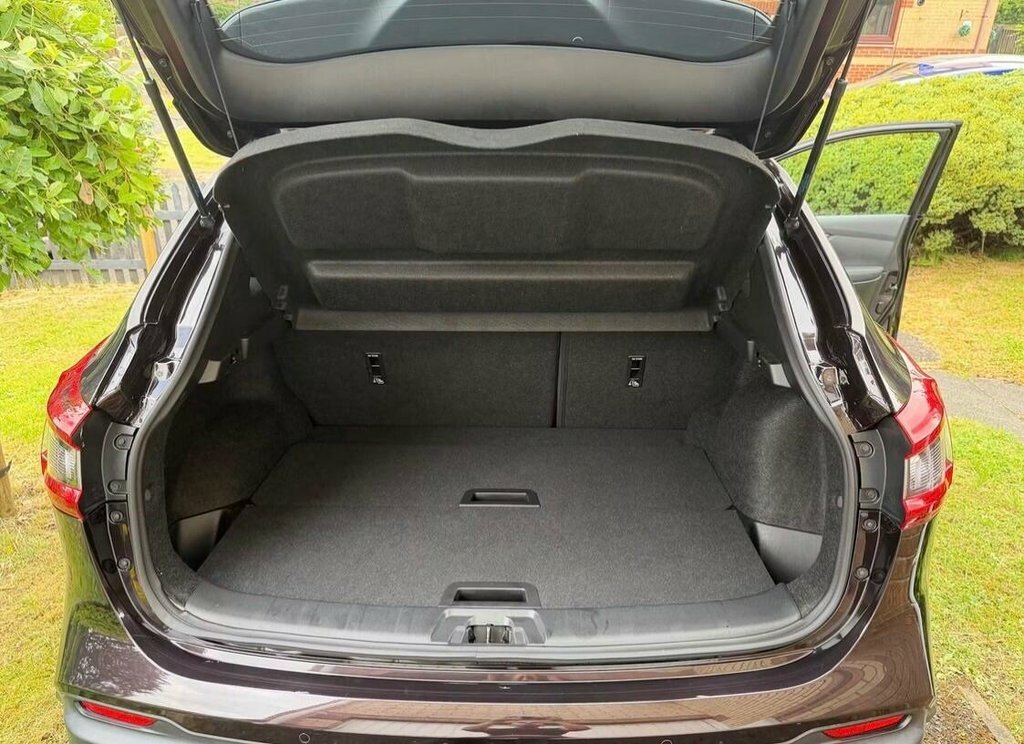 Nissan Qashqai 1.3L Tekna Black #6