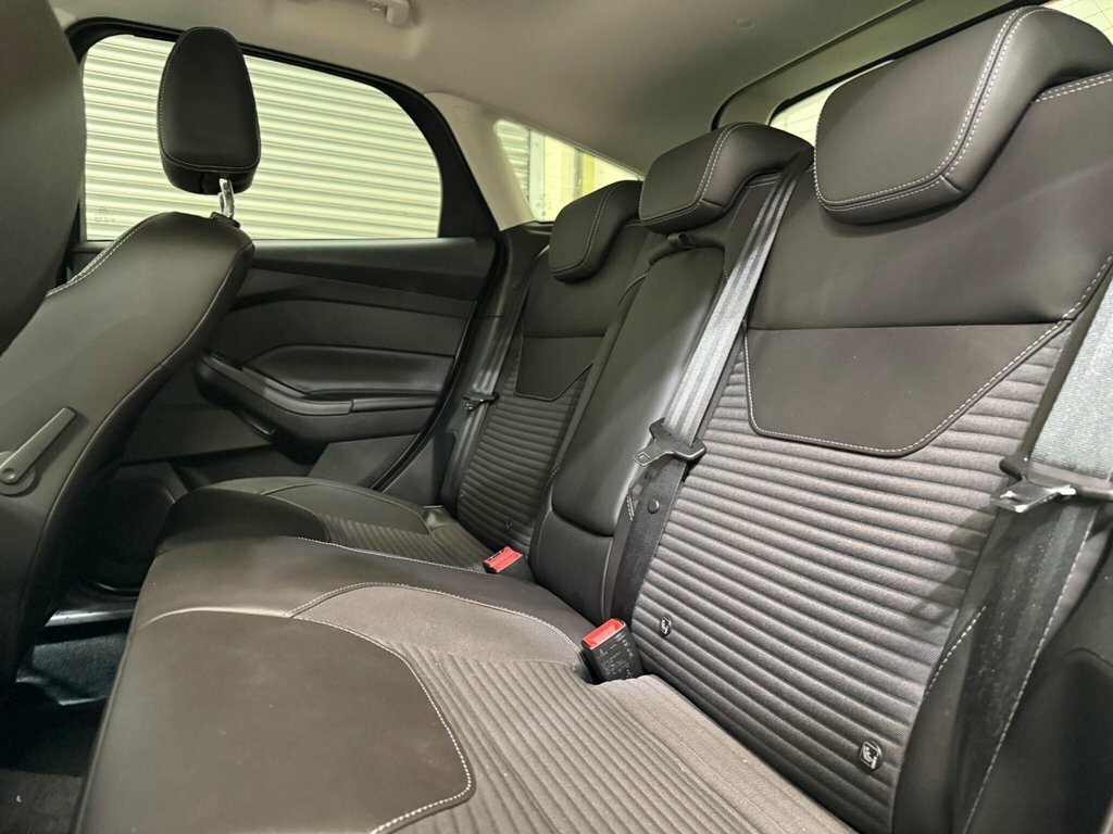 Ford Focus 1.5L Titanium X White #3