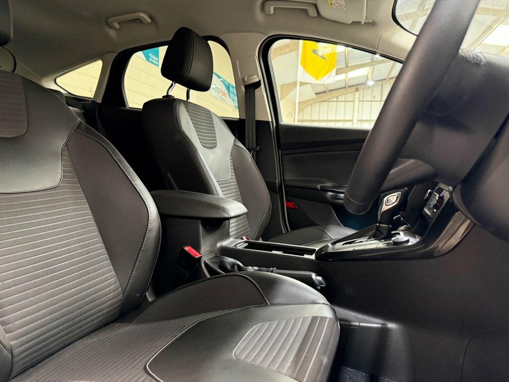 Ford Focus 1.5L Titanium X White #5