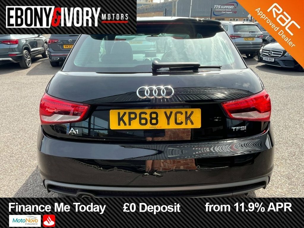 Audi A1 1L S Line Black #4