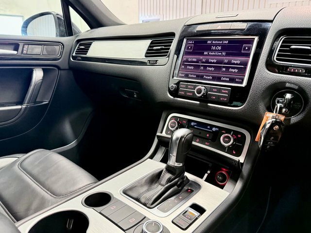 Volkswagen Touareg Tdi V6 Bluemotion Tech Se Black #11
