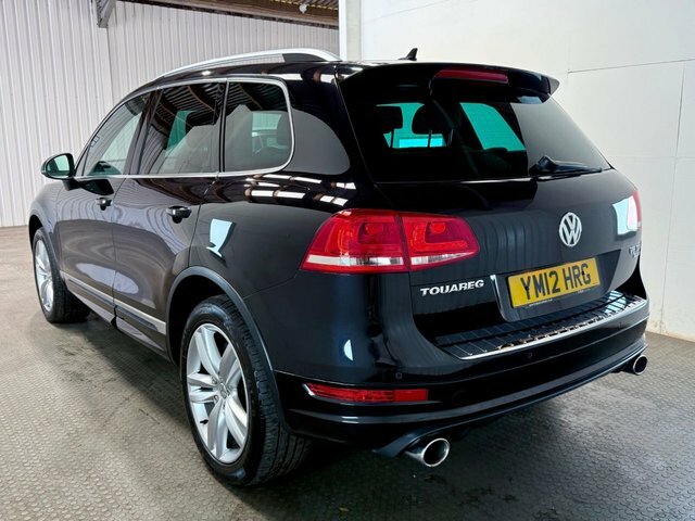Volkswagen Touareg Tdi V6 Bluemotion Tech Se Black #4