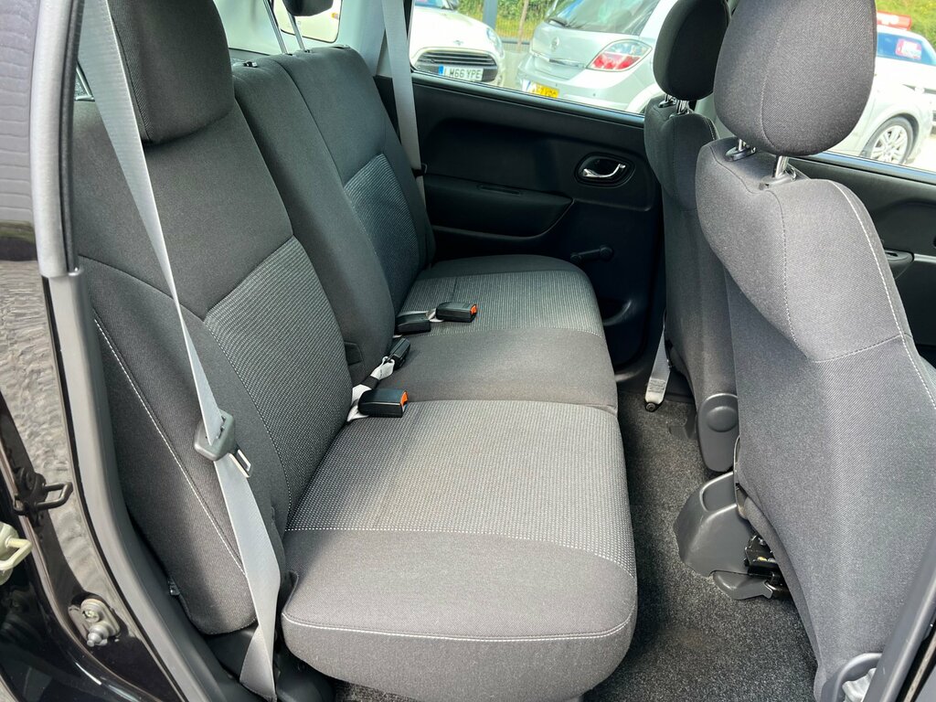 Vauxhall Agila Estate 16V Twinport Design 2004 Silver #13