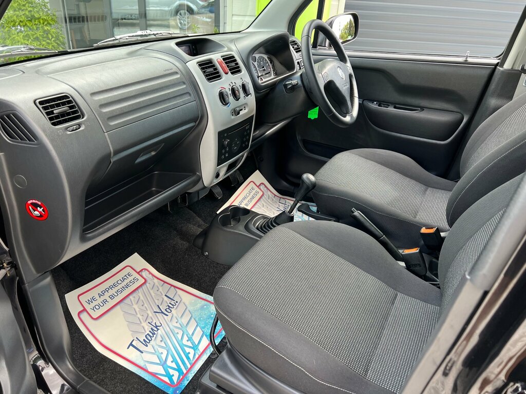 Vauxhall Agila Estate 16V Twinport Design 2004 Silver #12