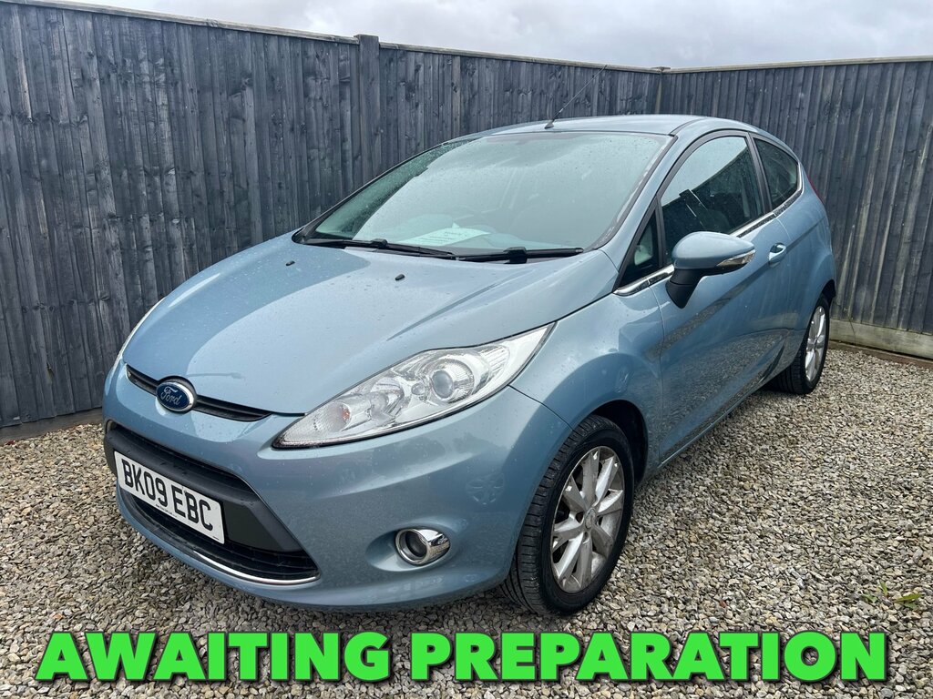 Ford Fiesta 1.4 Zetec Hatchback 133 Gkm, 9 Blue