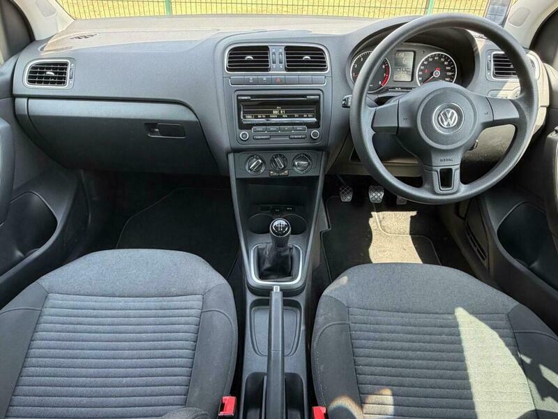 Volkswagen Polo Se White #4