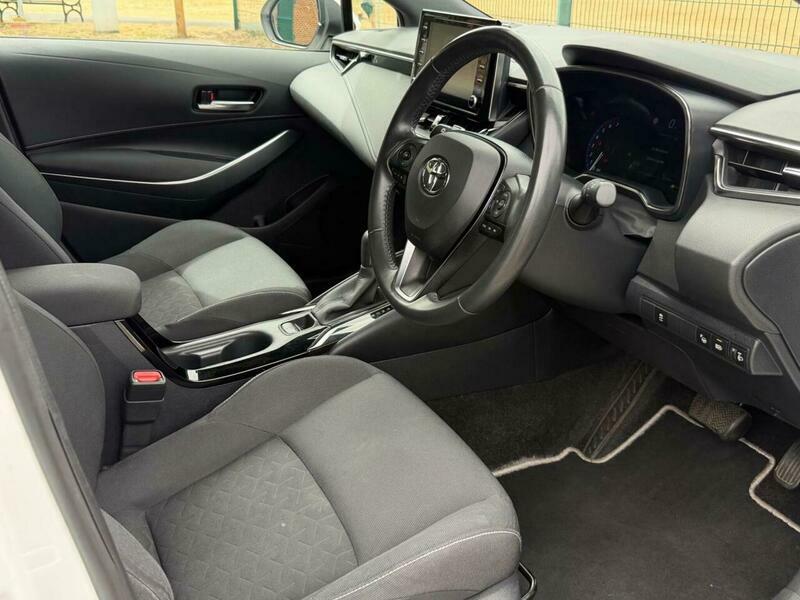 Toyota Corolla 1.8 Vvt-h Icon Tech White #4
