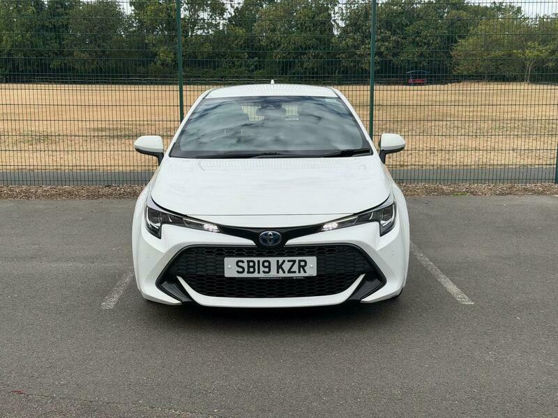 Toyota Corolla 1.8 Vvt-h Icon Tech White #2