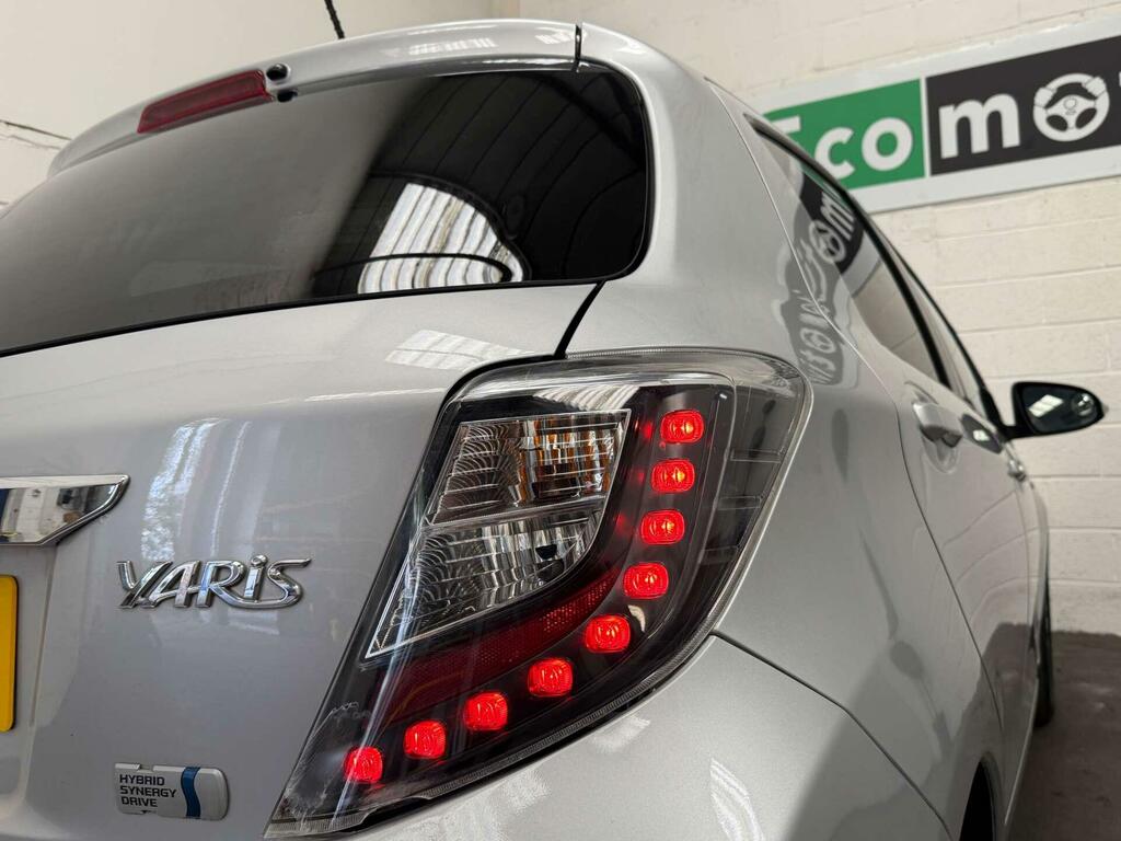 Toyota Yaris 1.5 Vvt-h Trend Cvt Euro 5 Silver #19