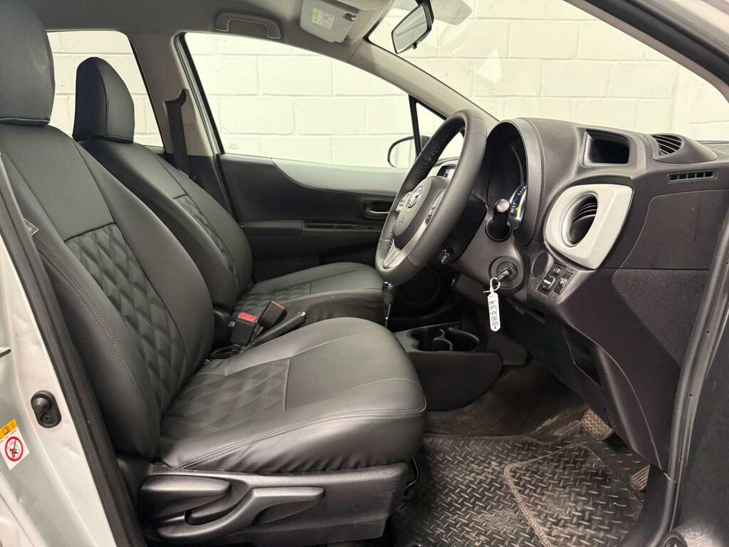 Toyota Yaris 1.5 Vvt-h Trend Cvt Euro 5 Silver #29