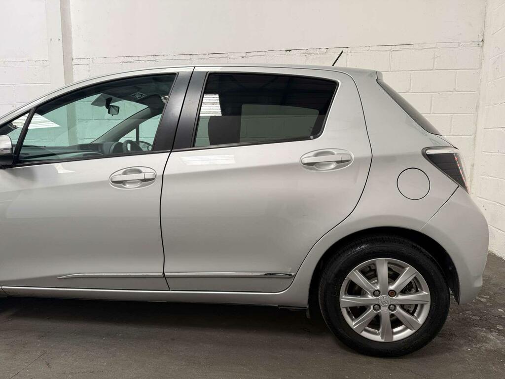 Toyota Yaris 1.5 Vvt-h Trend Cvt Euro 5 Silver #13