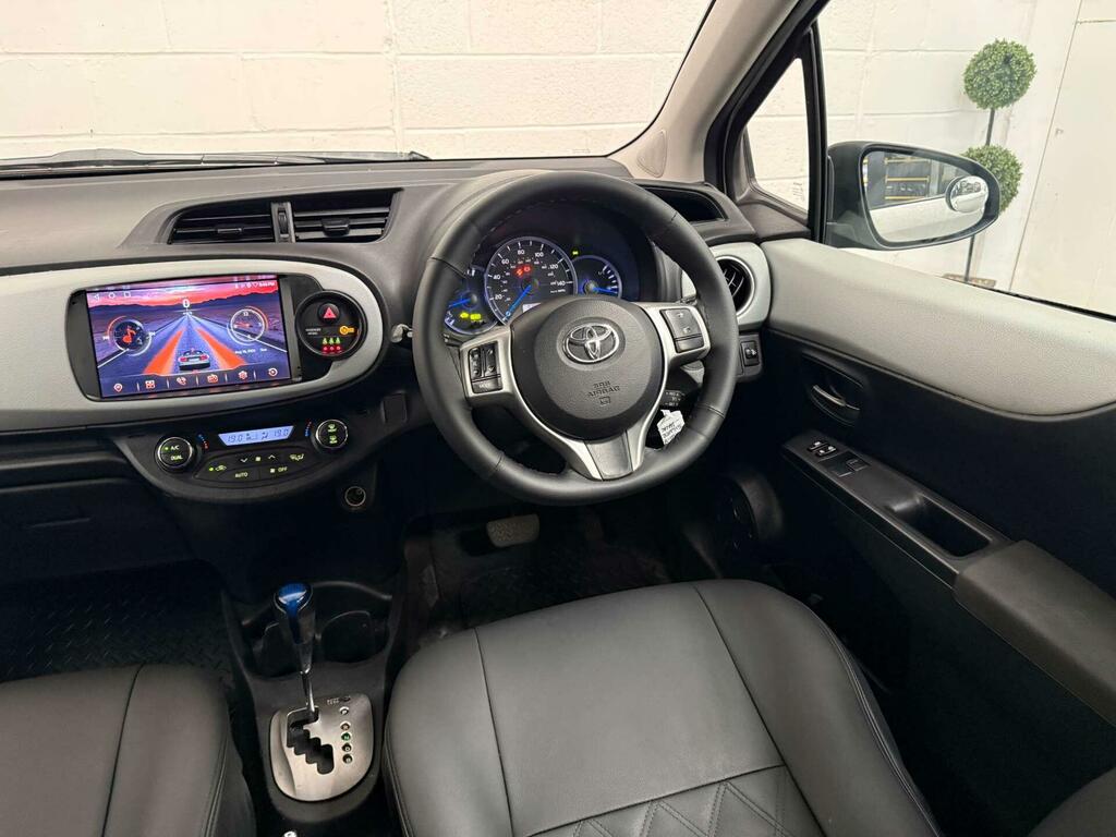 Toyota Yaris 1.5 Vvt-h Trend Cvt Euro 5 Silver #40