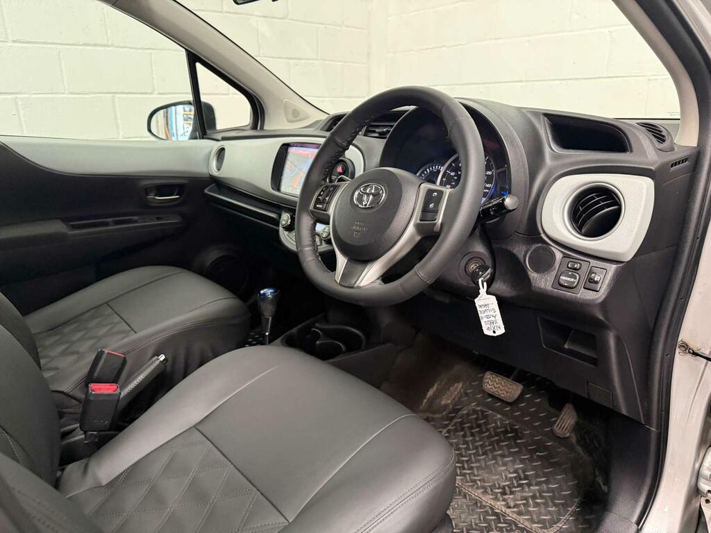 Toyota Yaris 1.5 Vvt-h Trend Cvt Euro 5 Silver #25