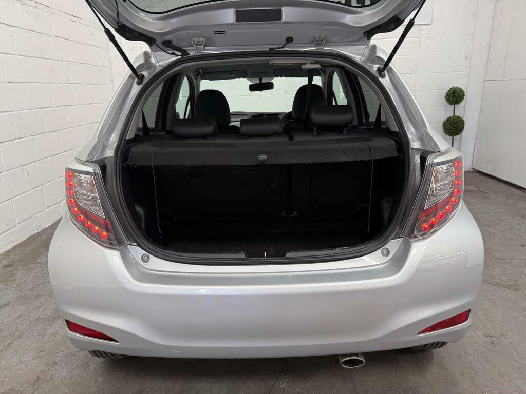 Toyota Yaris 1.5 Vvt-h Trend Cvt Euro 5 Silver #47