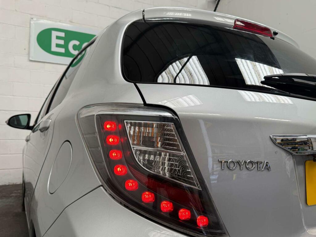 Toyota Yaris 1.5 Vvt-h Trend Cvt Euro 5 Silver #20