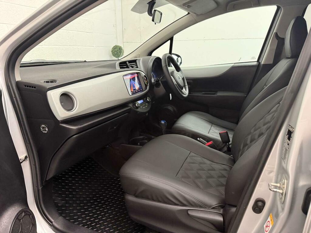 Toyota Yaris 1.5 Vvt-h Trend Cvt Euro 5 Silver #46