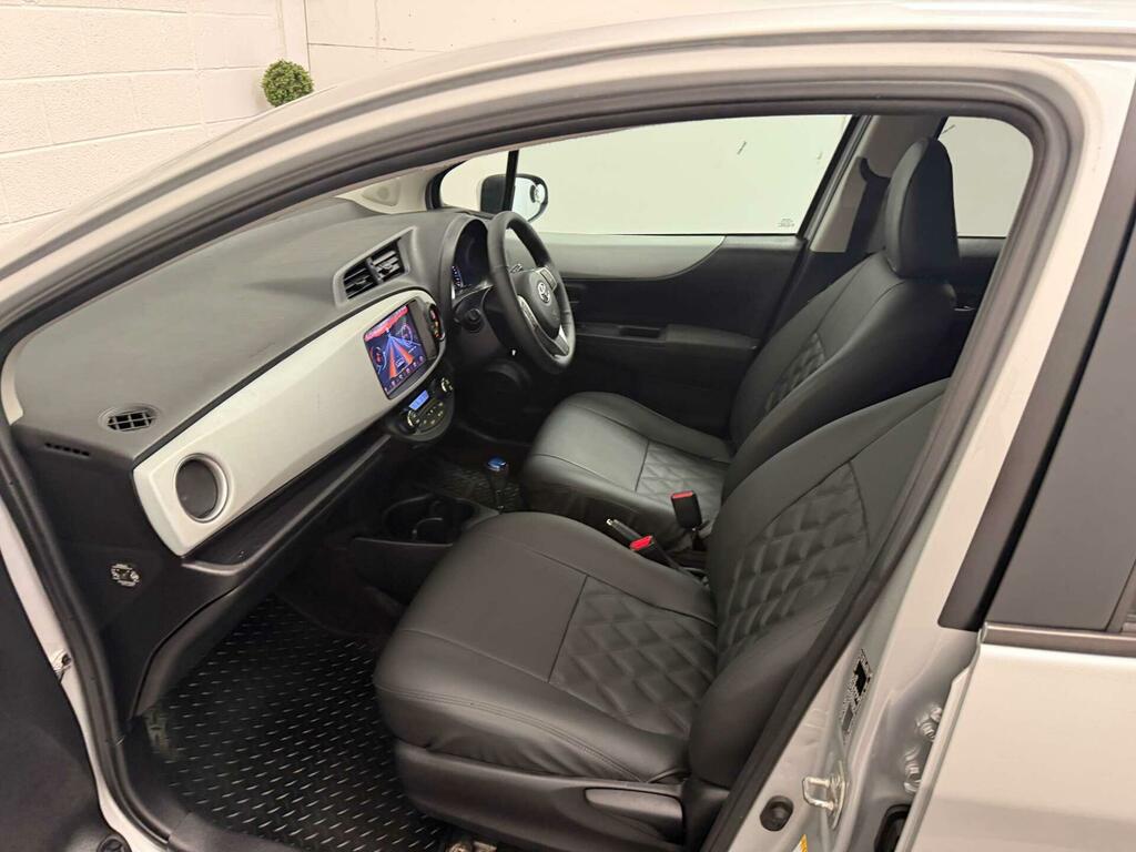Toyota Yaris 1.5 Vvt-h Trend Cvt Euro 5 Silver #48