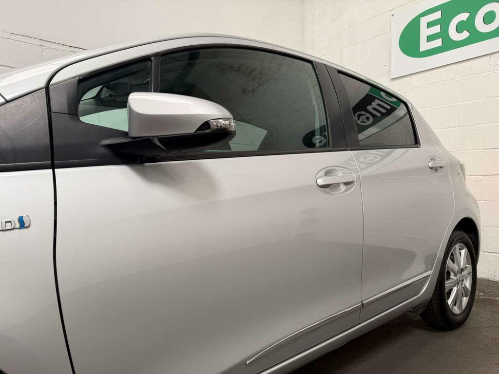 Toyota Yaris 1.5 Vvt-h Trend Cvt Euro 5 Silver #7
