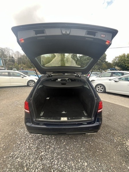 Mercedes-Benz E Class Reduced By 500 E220 Blue #3