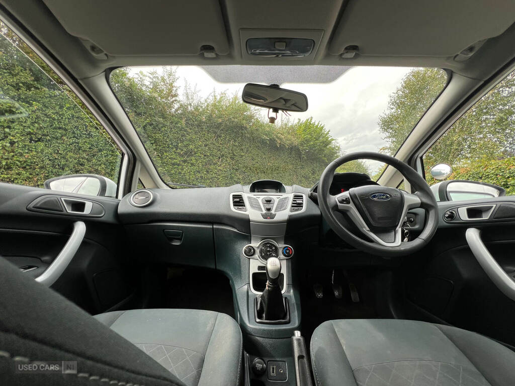 Ford Fiesta 1.4 Tdci 70 Edge SC12OGW White #6