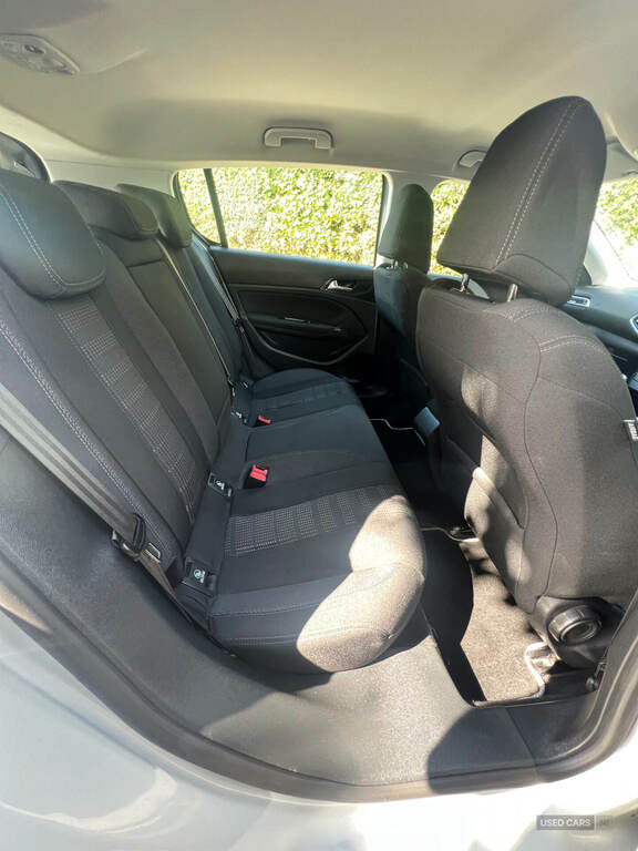 Peugeot 308 1.6 Bluehdi 120 Allure Silver #5