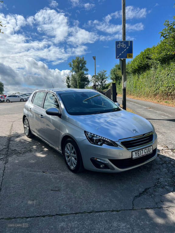 Peugeot 308 1.6 Bluehdi 120 Allure Silver #2