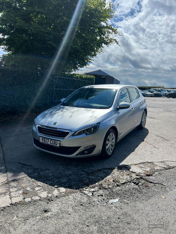 Peugeot 308 1.6 Bluehdi 120 Allure Silver