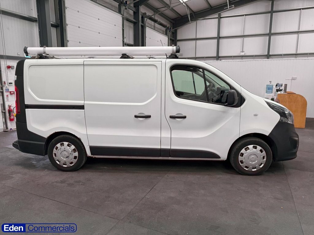 Vauxhall Vivaro Mpv White #2