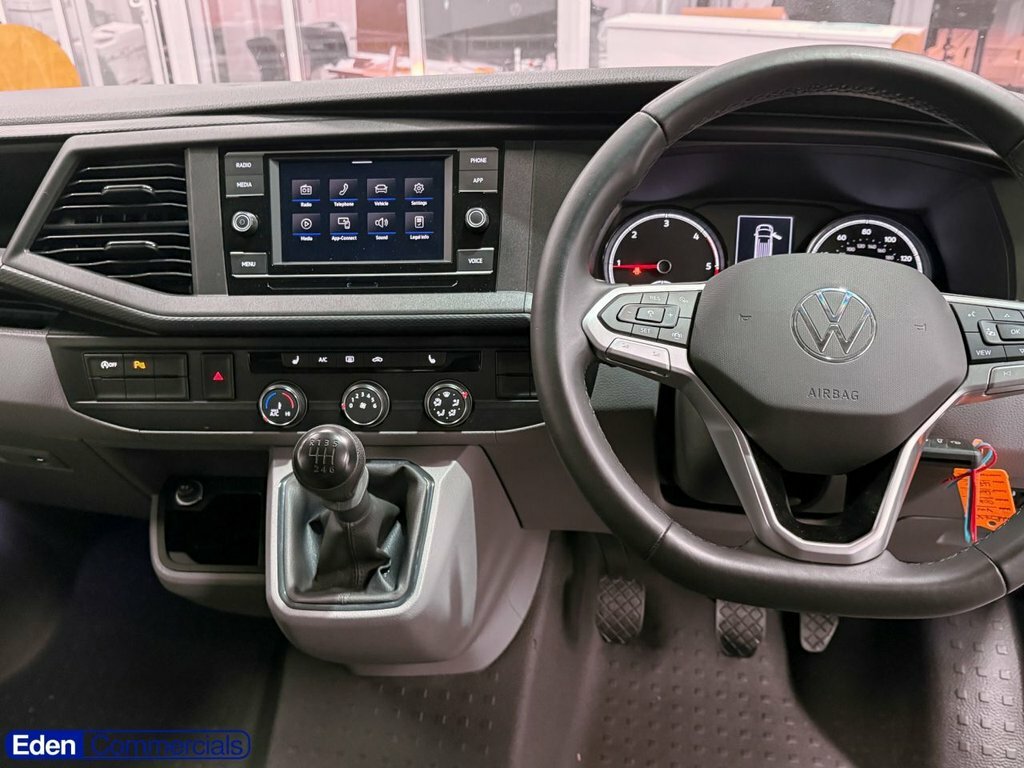 Volkswagen Transporter T32 Tdi 150 Van Commerce Plus Swb White #43