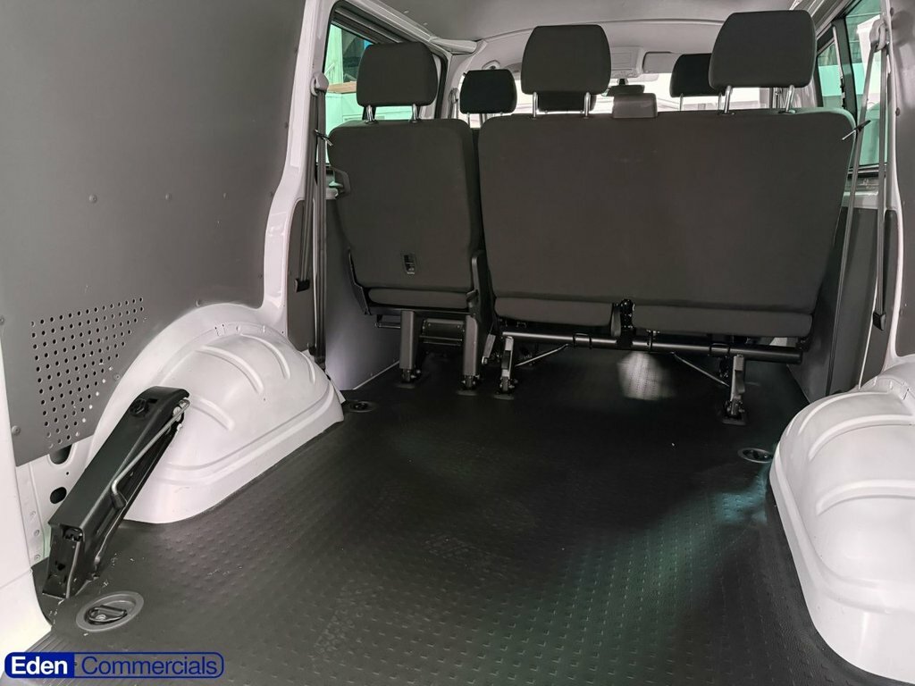 Volkswagen Transporter 2L Highline White #4