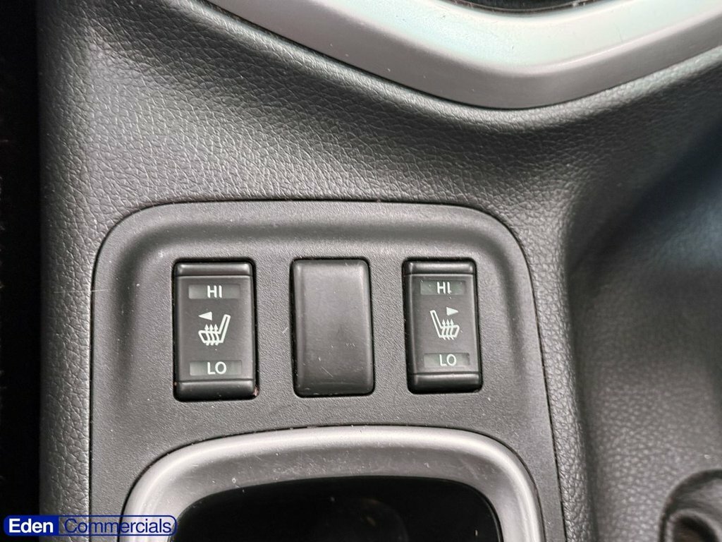 Nissan Navara Navara Tekna Dci White #18