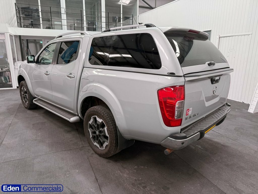 Nissan Navara Navara Tekna Dci White #8
