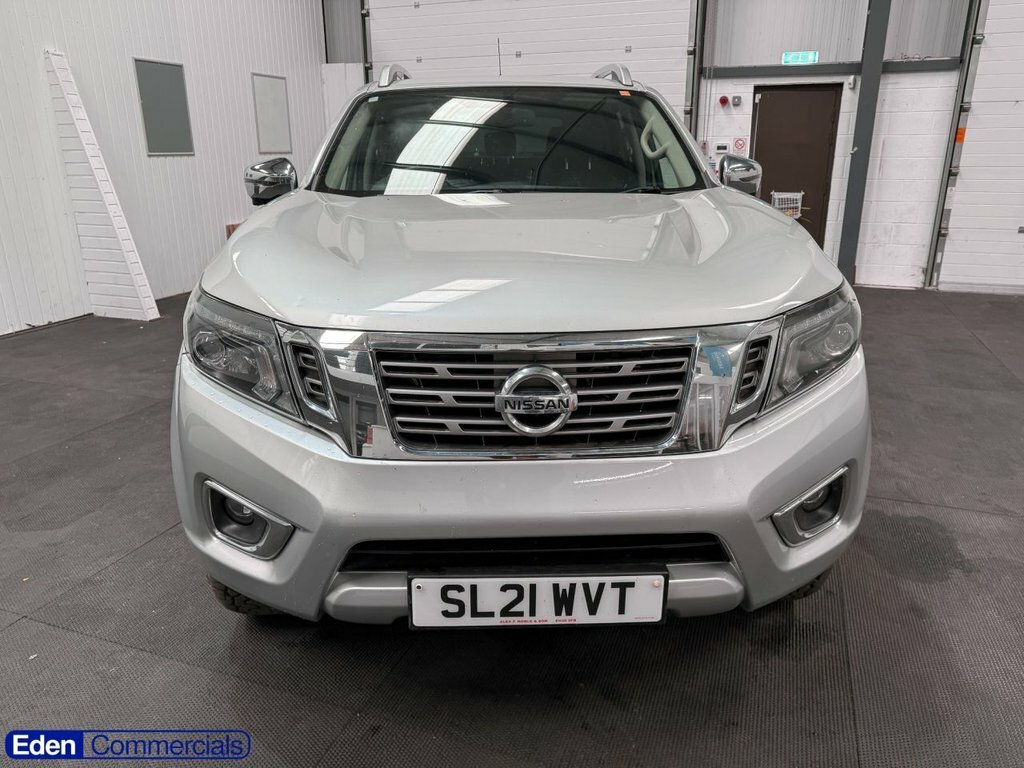 Nissan Navara Navara Tekna Dci White #12