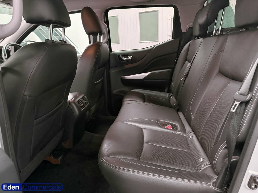 Nissan Navara 2L Tekna Silver #4
