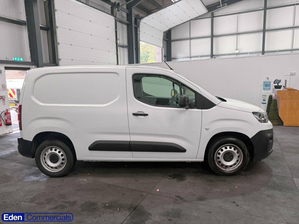 Citroen Berlingo 1.5L Enterprise Edition M White #2