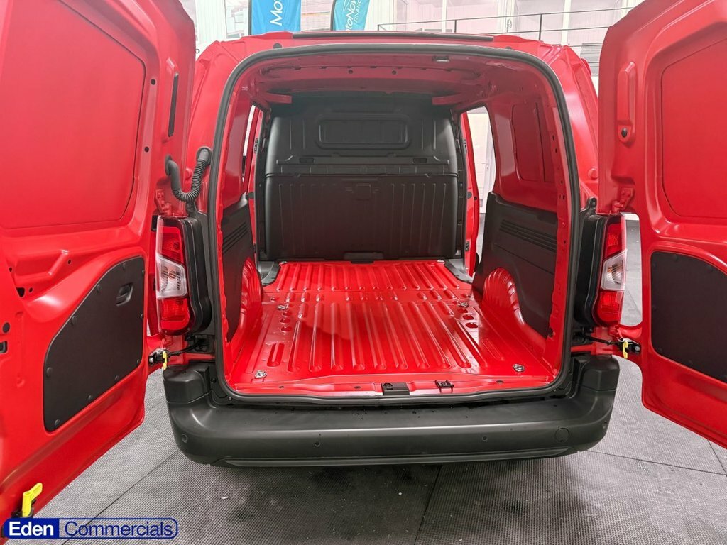 Vauxhall Combo-e Life 52Kwh Design XL Mpv 7.4Kw Charg #11