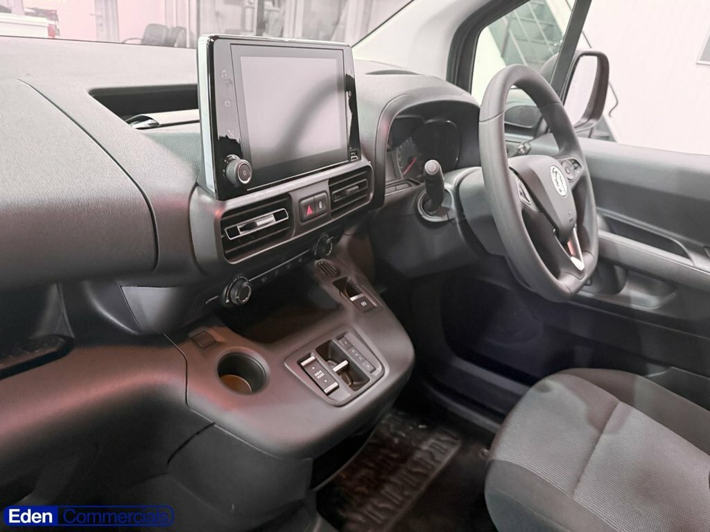 Vauxhall Combo-e Life Mpv Red #3