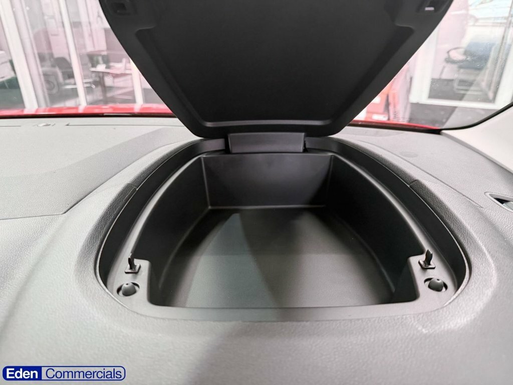 Vauxhall Combo-e Life 52Kwh Design XL Mpv 7.4Kw Charg #30