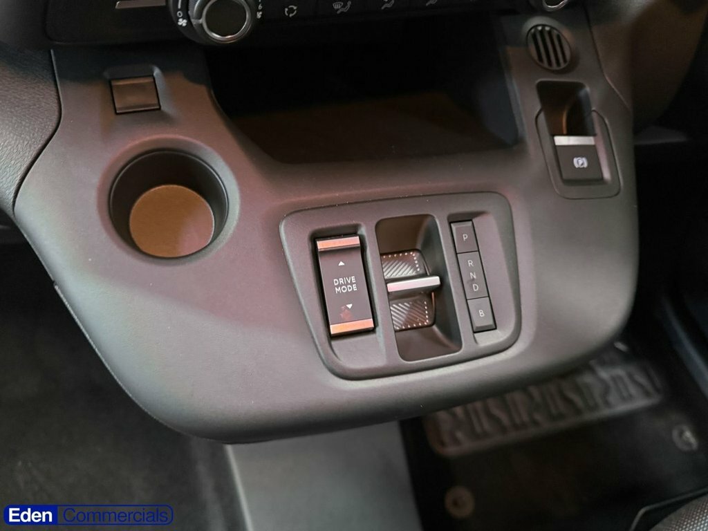 Vauxhall Combo-e Life 52Kwh Design XL Mpv 7.4Kw Charg #17