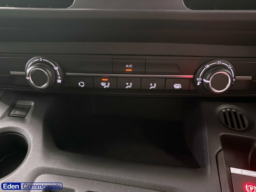 Vauxhall Combo-e Life 52Kwh Design XL Mpv 7.4Kw Charg #31