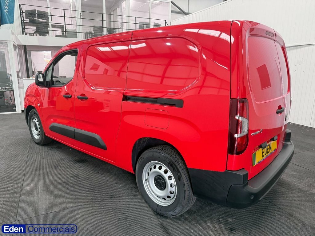 Vauxhall Combo-e Life Mpv Red #6