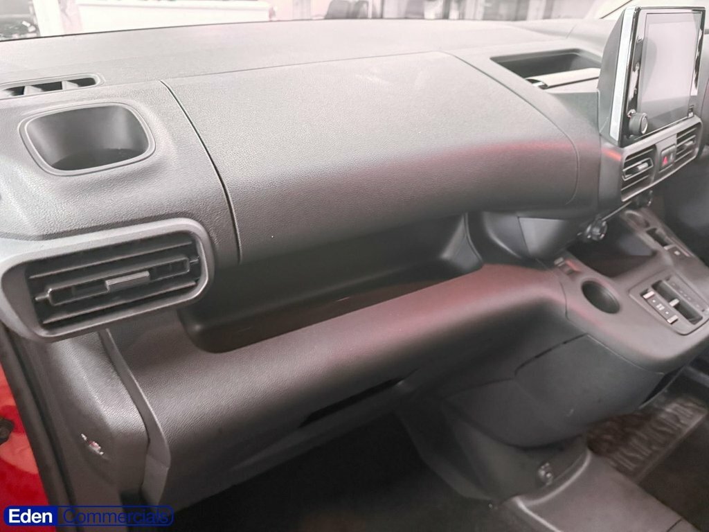 Vauxhall Combo-e Life 52Kwh Design XL Mpv 7.4Kw Charg #15